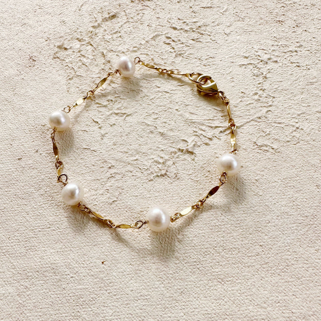 ブレスレット Monday Edition _ MJxME Petite Pearl Bunch Bracelet SHOP MONDAY EDITION.