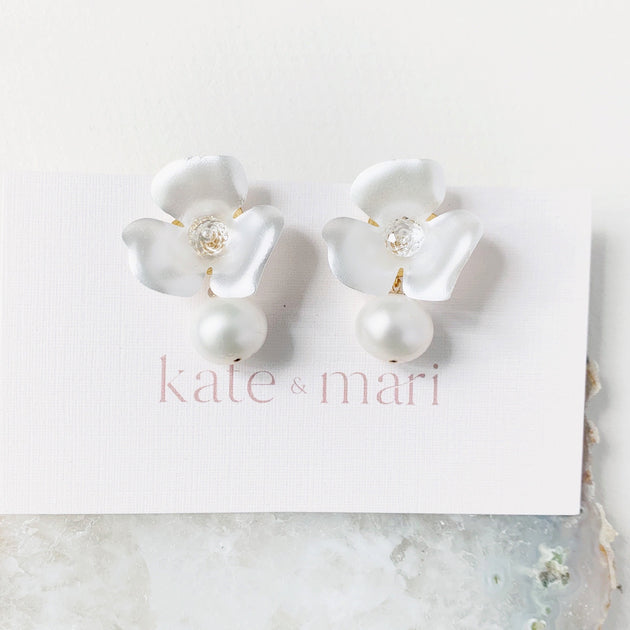 Five Point Flower Studs – Kate and Mari Jewelry