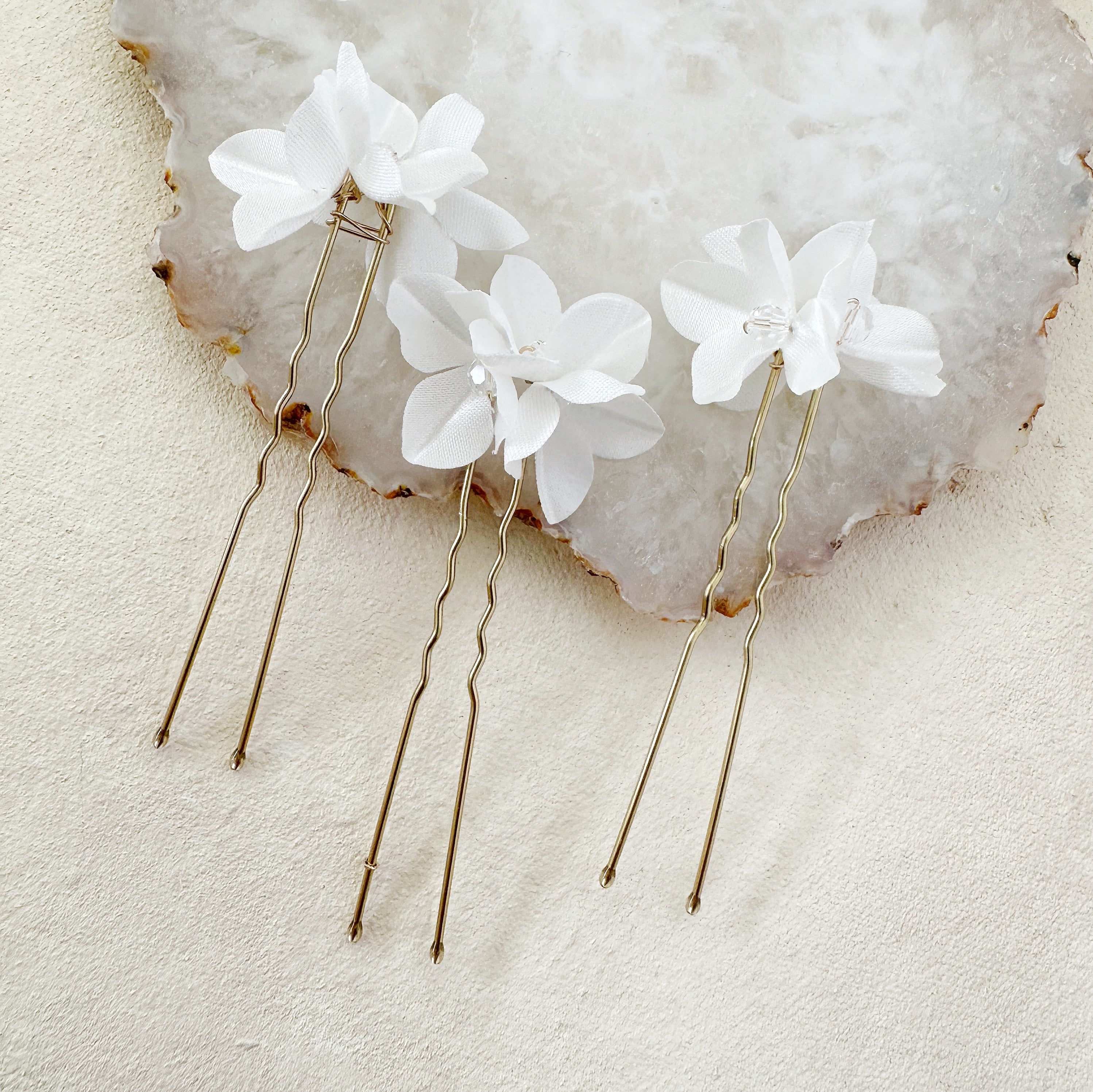 Pietra Flower Pins