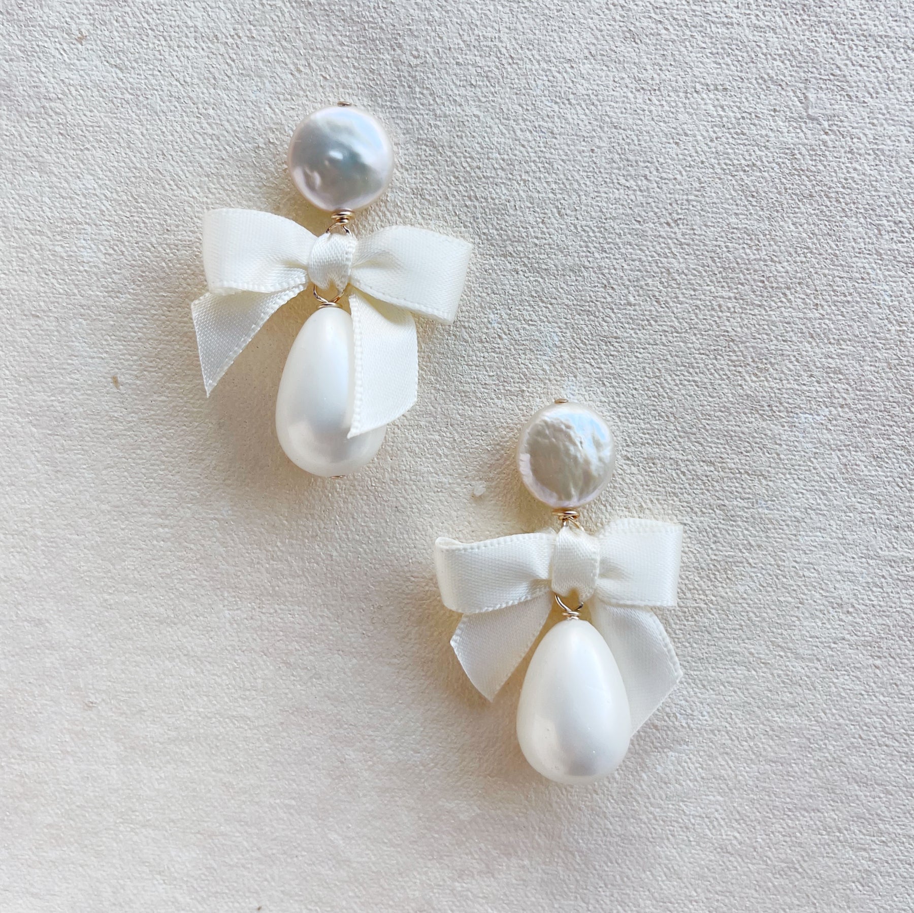 IRIS 47】bow pearl earring BO70-