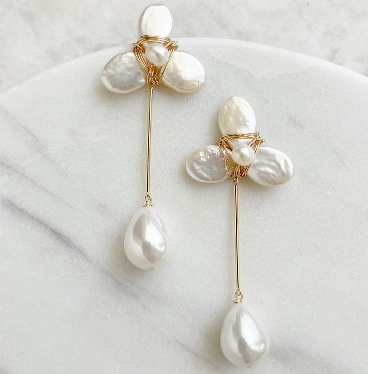 Top 256+ earrings with pearl drops best