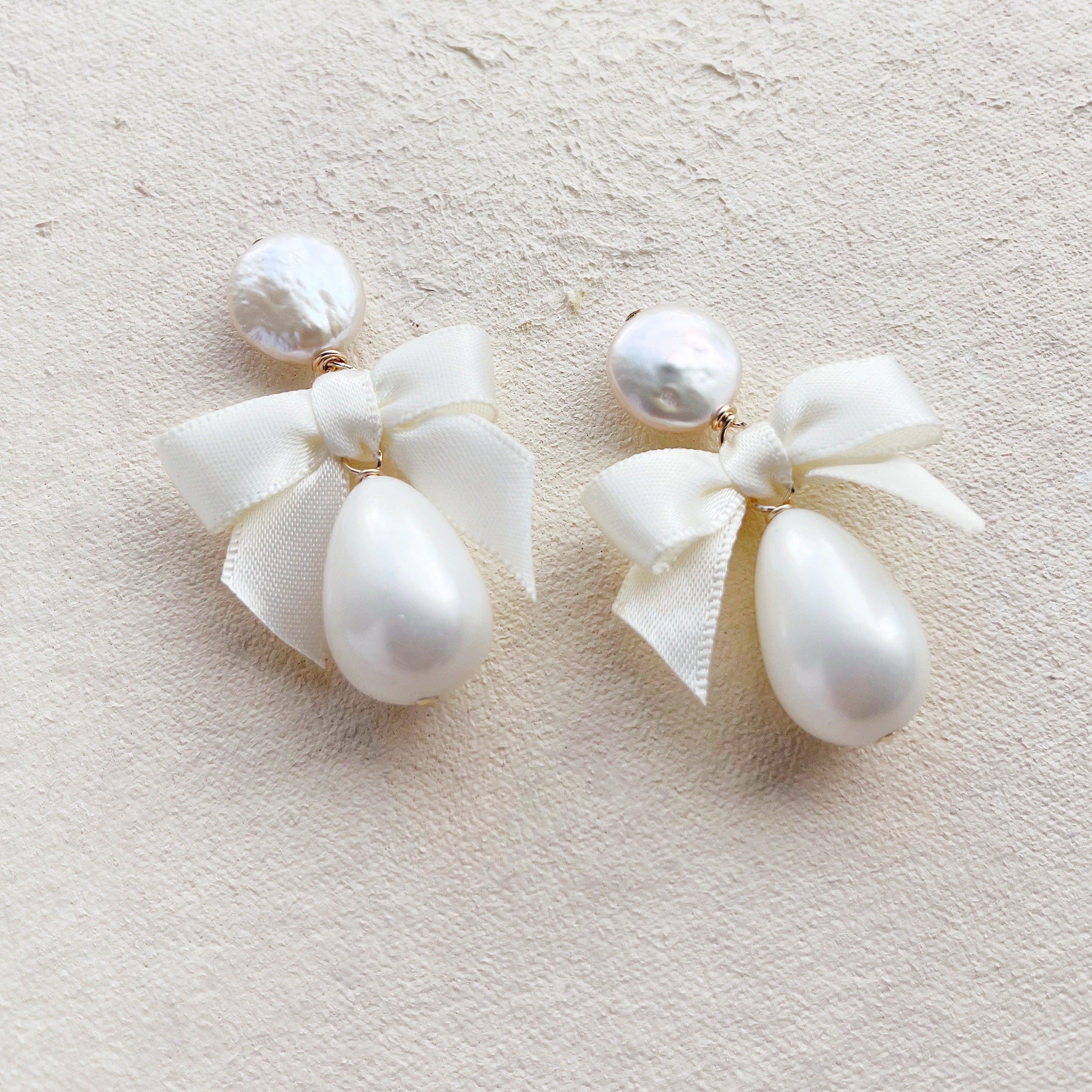 IRIS 47】bow pearl earring BO70-